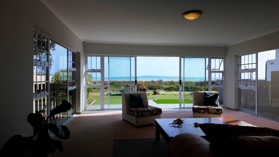 4 Bedroom Property for Sale in Middedorp Western Cape